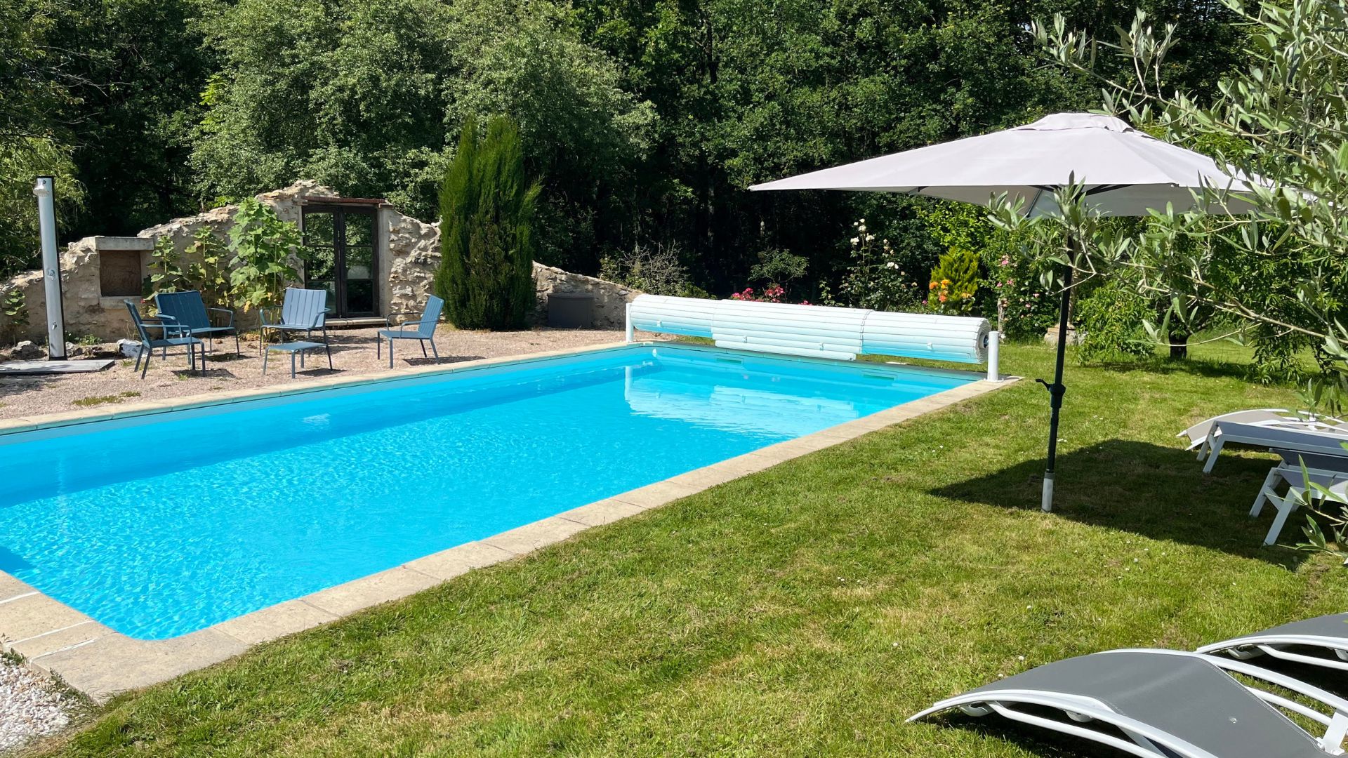 Gîte familiale avec grande piscine extérieur